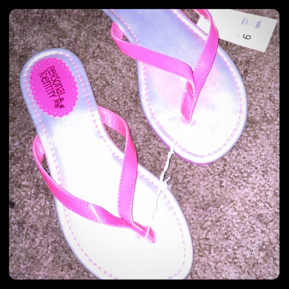 Size 6 hot pink flip flops